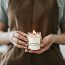 Load image into Gallery viewer, Hagrid&#39;s Hut Candle, Harry Potter Gifts
